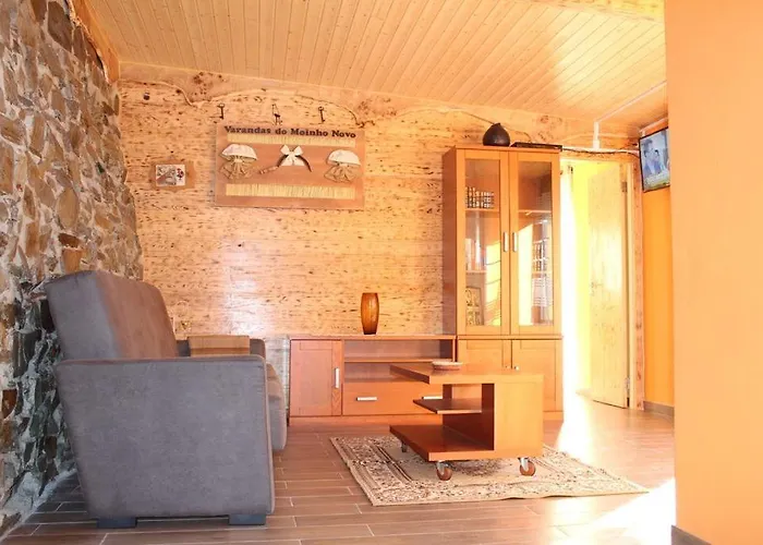 בית נופש Casa Do Moinho Novo I *